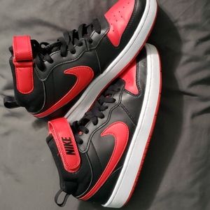 Nike Boys'  Court Borough Mid Shoes